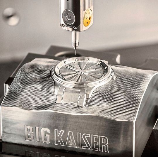 Feinbohren auf neuem Nivau verspricht Big Kaiser, und erlaubt einen tiefen Blick in das Können seiner entsprechenden Systeme. Halle 3 am Stand B14 auf der EMO Hannover 2019. Feinbohren auf neuem Nivau verspricht Big Kaiser, und erlaubt einen tiefen Blick in das Können seiner entsprechenden Systeme. Halle 3 am Stand B14 auf der EMO Hannover 2019.