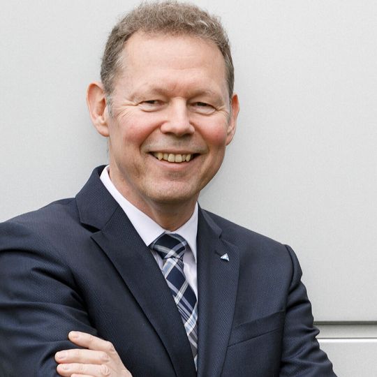 Andreas Blecker, globaler Geschäftsfeldleiter der Sparte Autoservices und Gutachten. Andreas Blecker, globaler Geschäftsfeldleiter der Sparte Autoservices und Gutachten.