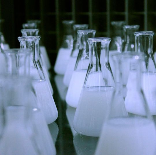 Die Forschungsausgaben der deutschen Chemie- und Pharmabranche sind auf rund 11,8 Milliarden Euro gestiegen. Die Forschungsausgaben der deutschen Chemie- und Pharmabranche sind auf rund 11,8 Milliarden Euro gestiegen.