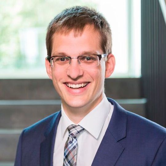 Dr. Florian Neymeyer ist Bereichsleiter für Personal, IT & Recht bei der Uzin Utz Group aus Ulm. Dr. Florian Neymeyer ist Bereichsleiter für Personal, IT & Recht bei der Uzin Utz Group aus Ulm.