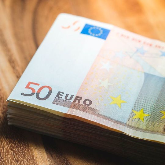 Der Branchenvergleich zeigt, inwieweit sich das jährliche Bruttoeinstiegsgehalt von Hochschulabsolventen durchschnittlich unterscheidet. Der Branchenvergleich zeigt, inwieweit sich das jährliche Bruttoeinstiegsgehalt von Hochschulabsolventen durchschnittlich unterscheidet.