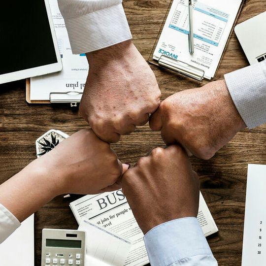 Vor allem Kommunikation spielt im Zuge des digitalen Wandels eine immer wichtigere Rolle. Vor allem Kommunikation spielt im Zuge des digitalen Wandels eine immer wichtigere Rolle.