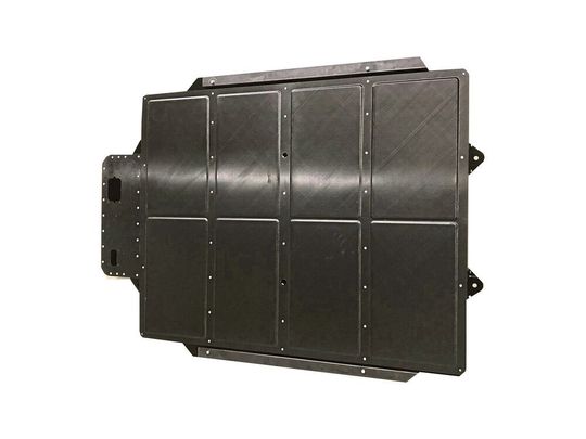 Bei der Konstruktion des Bodens und des Deckels wurde ein Sandwichkern mit mehreren Lagen Carbongelege kombiniert. Bei der Konstruktion des Bodens und des Deckels wurde ein Sandwichkern mit mehreren Lagen Carbongelege kombiniert.