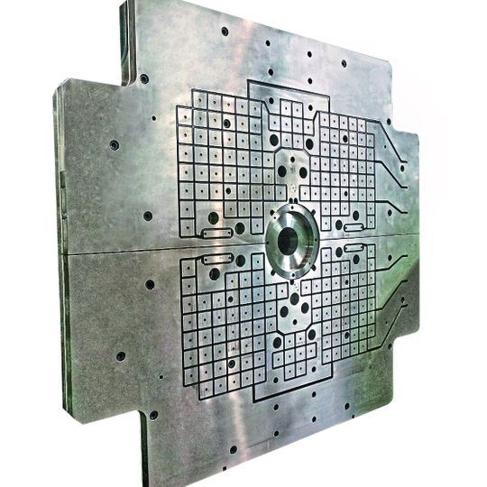 Magnetic clamping systems from Roemheld Rivi can be configured flexibly with regard to size, geometry, clamping force and fittings. Magnetic clamping systems from Roemheld Rivi can be configured flexibly with regard to size, geometry, clamping force and fittings.