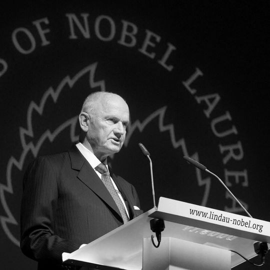 Ferdinand Piëch war von 1993 bis 2002 Vorstandsvorsitzender von Volkswagen und führte danach lange Zeit den Aufsichtsrat. Ferdinand Piëch war von 1993 bis 2002 Vorstandsvorsitzender von Volkswagen und führte danach lange Zeit den Aufsichtsrat.