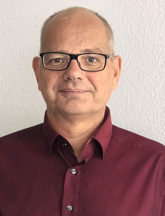 „Unabhängig von der Motivation stellen Ransomware- und DDoS-Angriffe eine gefährliche Bedrohung für Patienten und Dienstleister dar“, so Michael Tullius, Regional Director DACH beim Cybersicherheit-Spezialisten Radware. „Unabhängig von der Motivation stellen Ransomware- und DDoS-Angriffe eine gefährliche Bedrohung für Patienten und Dienstleister dar“, so Michael Tullius, Regional Director DACH beim Cybersicherheit-Spezialisten Radware.