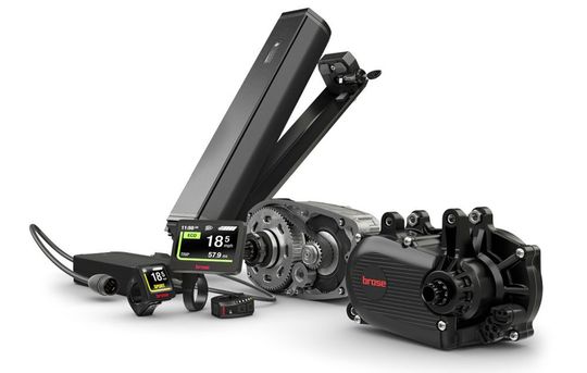 Brose bietet ab sofort ein komplettes E-Bike-System bestehend aus Antrieb, Akku und Display an.