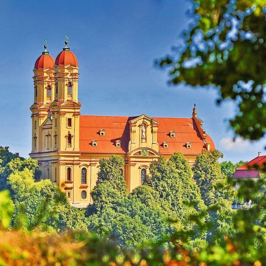 Die idyllische Wallfahrtskirche der Stadt Ellwangen Die idyllische Wallfahrtskirche der Stadt Ellwangen