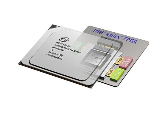 Die Intel Corporation hat mit der Auslieferung der ersten Intel Agilex Field Programmable Gate Arrays begonnen. Die Intel Corporation hat mit der Auslieferung der ersten Intel Agilex Field Programmable Gate Arrays begonnen.