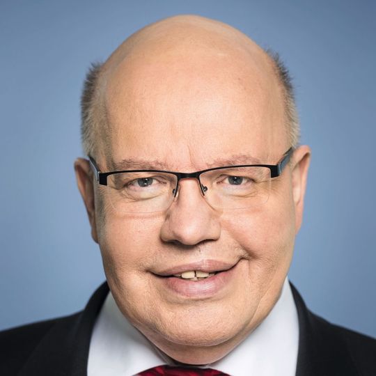 „Ungeklärte Nachfolgesituationen in KMU können wir uns nicht leisten“, sagt Bundeswirtschaftsminister Peter Altmaier. „Ungeklärte Nachfolgesituationen in KMU können wir uns nicht leisten“, sagt Bundeswirtschaftsminister Peter Altmaier.