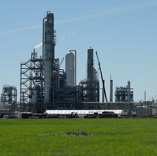 Dow is going to retrofit its Louisiana cracker with fluidized catalytic dehydrogenation FCDh technology. Dow is going to retrofit its Louisiana cracker with fluidized catalytic dehydrogenation FCDh technology.