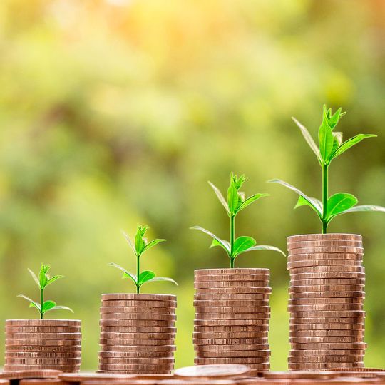Unternehmen investieren verstärkt in Cybersicherheit. Mehr als zwei Drittel planen ein Investment von mindestens fünf Prozent ihres IT-Gesamtbudgets, 30 Prozent wollen 2020 sogar mehr als zehn Prozent investieren. Unternehmen investieren verstärkt in Cybersicherheit. Mehr als zwei Drittel planen ein Investment von mindestens fünf Prozent ihres IT-Gesamtbudgets, 30 Prozent wollen 2020 sogar mehr als zehn Prozent investieren.