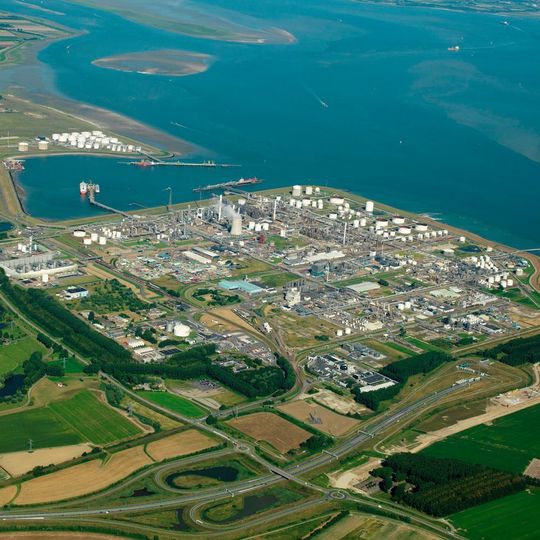 Dow’s production facilities at Terneuzen, the Netherlands Dow’s production facilities at Terneuzen, the Netherlands