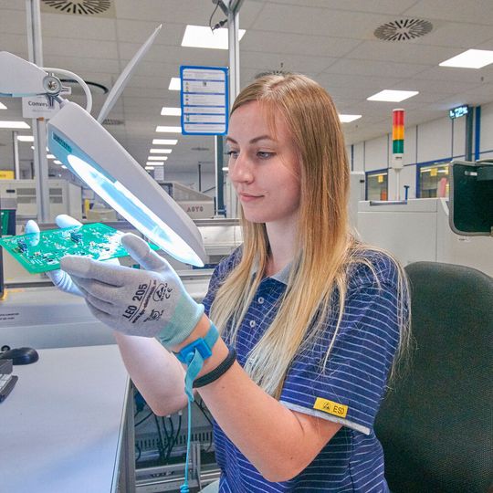 Gutes Raumklima fördert Schnelligkeit und Genauigkeit der Mitarbeiter. Gutes Raumklima fördert Schnelligkeit und Genauigkeit der Mitarbeiter.