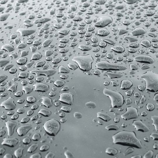 Antihafteffekt: Eine Nanoveredelung versieht die elektropolierte Oberfläche mit einer Siliziumnanoschicht – der auftretende Antihafteffekt schützt die SMD-Schablone vor Verschmutzungen. Antihafteffekt: Eine Nanoveredelung versieht die elektropolierte Oberfläche mit einer Siliziumnanoschicht – der auftretende Antihafteffekt schützt die SMD-Schablone vor Verschmutzungen.