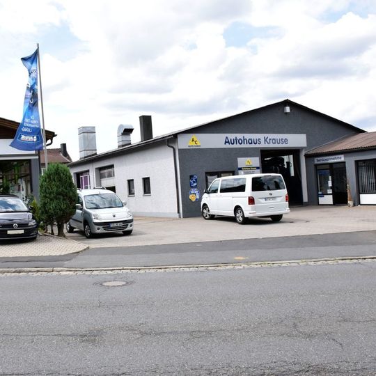 Der Betrieb liegt verkehrsgünstig an einer Einfallstraße nach Mitterteich. Der Betrieb liegt verkehrsgünstig an einer Einfallstraße nach Mitterteich.