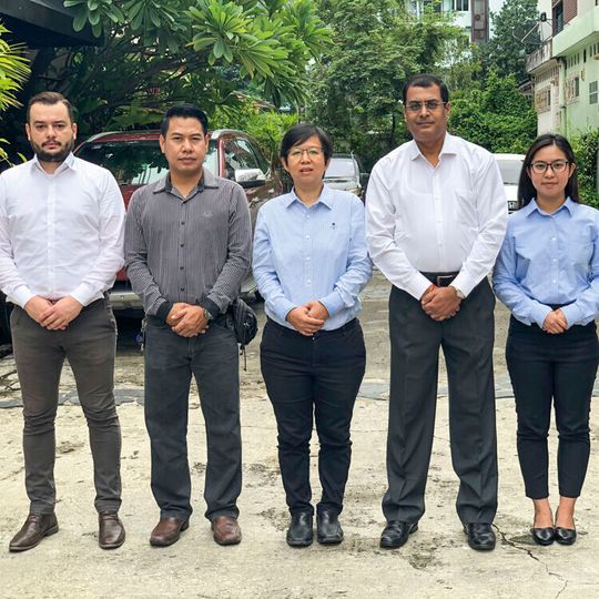 Das Team der Schmersal Thailand Co. Ltd in Bangkok Das Team der Schmersal Thailand Co. Ltd in Bangkok