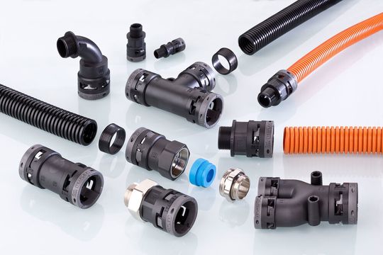 Das Wellrohrsystem Protect ist ein Kabelschutzsystem für anspruchsvolle Industrie-Anwendungen und vereint Qualität, Sicherheit und Montagekomfort. Das Wellrohrsystem Protect ist ein Kabelschutzsystem für anspruchsvolle Industrie-Anwendungen und vereint Qualität, Sicherheit und Montagekomfort.
