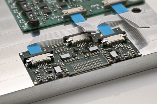 Herzstück des Lidar-Systems aus dem Ferdinand-Braun-Institut, Berlin, die kompakte Diodenlaser-Pulsquelle aus der PLS-flex-Reihe eignet sich für Lidar-Anwendungen für die Navigation von Autos. Herzstück des Lidar-Systems aus dem Ferdinand-Braun-Institut, Berlin, die kompakte Diodenlaser-Pulsquelle aus der PLS-flex-Reihe eignet sich für Lidar-Anwendungen für die Navigation von Autos.