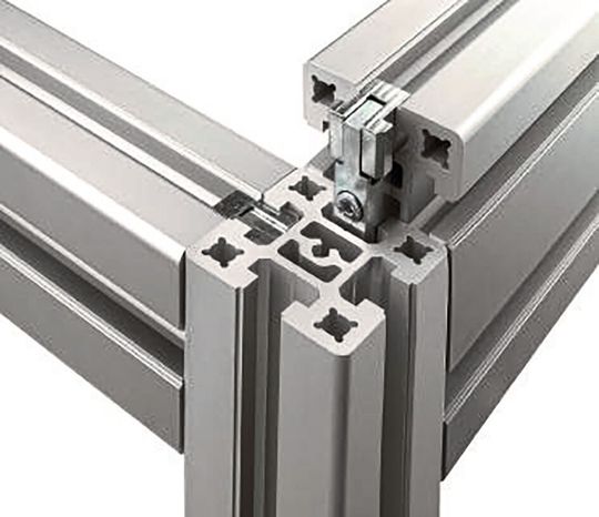Speziell entwickelte Druckverbinder schaffen hochbelastbare, jederzeit wieder lösbare Verbindungen zwischen den auf Länge geschnittenen Schwerlastprofilen Speziell entwickelte Druckverbinder schaffen hochbelastbare, jederzeit wieder lösbare Verbindungen zwischen den auf Länge geschnittenen Schwerlastprofilen
