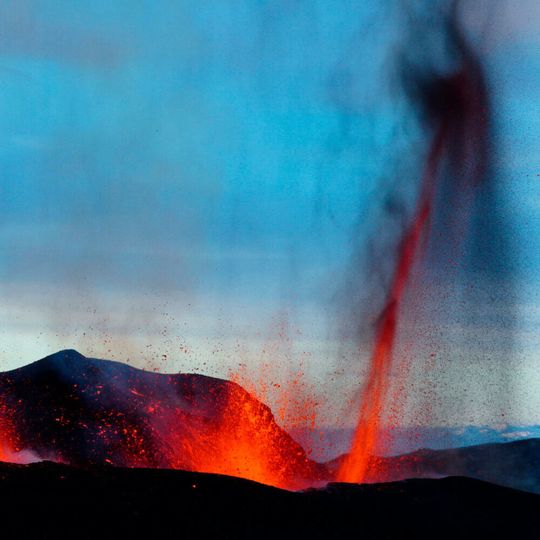 In Notfallsituationen, wie dem Ausbruch des Eyjafjallajökull im Süden Islands, ist eine schnelle Warnung der Bevölkerung wichtig. In Notfallsituationen, wie dem Ausbruch des Eyjafjallajökull im Süden Islands, ist eine schnelle Warnung der Bevölkerung wichtig.