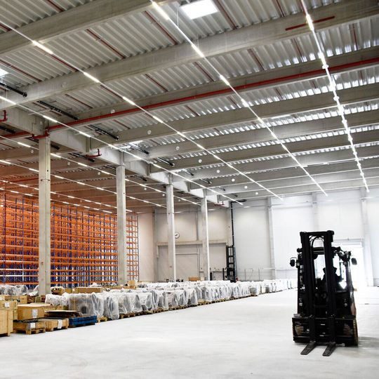 Durch das neue Zentrallager werden im Hauptwerk von Renk Kapazitäten für neue Projekte frei. Durch das neue Zentrallager werden im Hauptwerk von Renk Kapazitäten für neue Projekte frei.