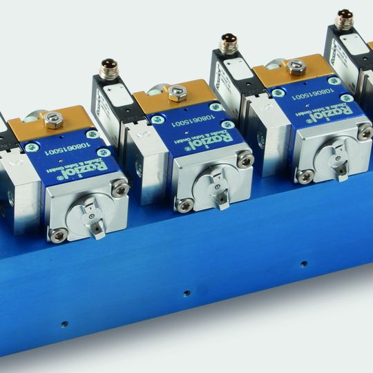 Ein autarkes System zur Kalibrierung von Düsen stellt Raziol erstmalig auf der Blechexpo vor. Ein autarkes System zur Kalibrierung von Düsen stellt Raziol erstmalig auf der Blechexpo vor.
