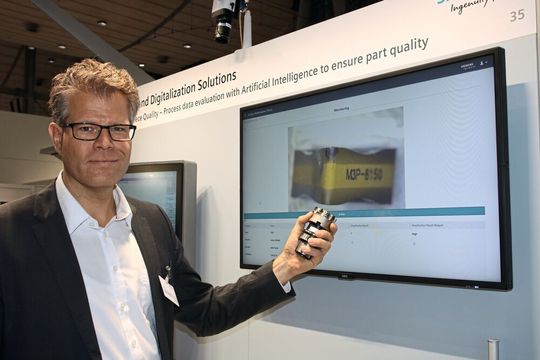 Dr. Andreas Schiffler, Software Portfolio Management for Machine Tool Systems bei Siemens: „Neben der Überwachung des Bearbeitungsraumes kann auch der Verschleiß des Werkzeuges überprüft werden.“