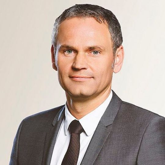Oliver Blume ist Vorstandsvorsitzender bei Porsche. Oliver Blume ist Vorstandsvorsitzender bei Porsche.