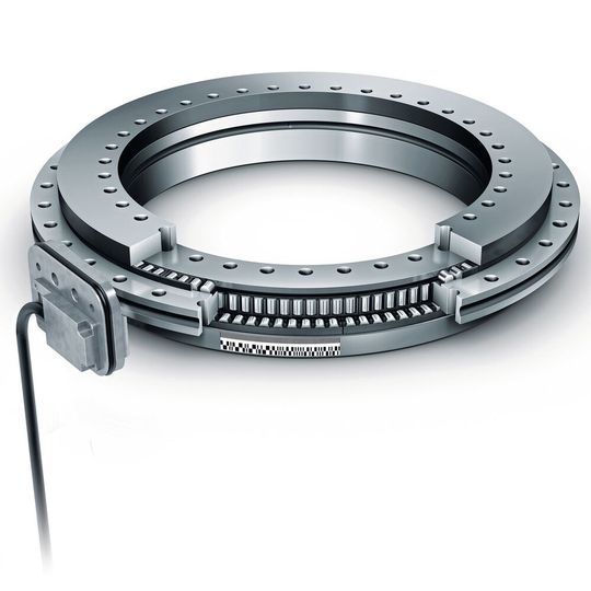 Das Rundtischlager wurde mit einem neuen Kunststoffkäfig und einem massiveren Lagerring ausgestattet. Das Rundtischlager wurde mit einem neuen Kunststoffkäfig und einem massiveren Lagerring ausgestattet.