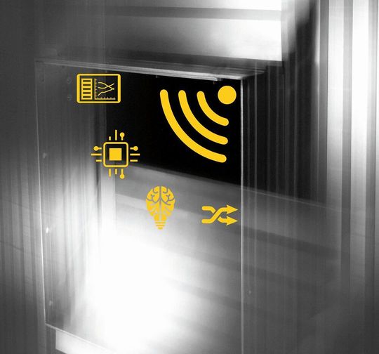 Predictive Maintenance ermöglicht die permanente Überwachung von Bauteilen direkt an der Maschine – durch Sensoren, die zum Beispiel die Vibration, Temperatur oder Feuchtigkeit messen. Arno Arnold kann diese Möglichkeiten jetzt auf Schutzabdeckungen übertragen. EMO Hannover 2019 in Halle 7 am Stand C18. Predictive Maintenance ermöglicht die permanente Überwachung von Bauteilen direkt an der Maschine – durch Sensoren, die zum Beispiel die Vibration, Temperatur oder Feuchtigkeit messen. Arno Arnold kann diese Möglichkeiten jetzt auf Schutzabdeckungen übertragen. EMO Hannover 2019 in Halle 7 am Stand C18.