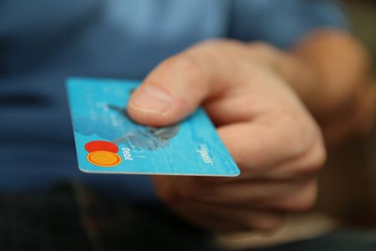 Die Payment Services Directive 2 (PSD2) soll unter anderem den Zugang von Nicht-Banken in die Payment- und Finanz-Branche erleichtern und so kontinentalen Wettbewerb anheizen. Die Payment Services Directive 2 (PSD2) soll unter anderem den Zugang von Nicht-Banken in die Payment- und Finanz-Branche erleichtern und so kontinentalen Wettbewerb anheizen.