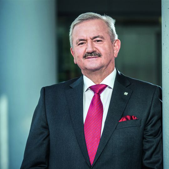 „Die Installation eines IBM-Q-Systems in Europa ist beispiellos“, sagt Prof. Reimund Neugebauer, Präsident der Fraunhofer-Gesellschaft. „Die Installation eines IBM-Q-Systems in Europa ist beispiellos“, sagt Prof. Reimund Neugebauer, Präsident der Fraunhofer-Gesellschaft.