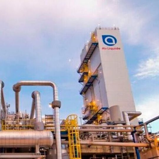 To support the levels of oxygen and nitrogen needed at Methanex’s third methanol plant in Geismar, as well as other customers, Air Liquide will build two new Air Separation Units with a capacity of 2,500 tonnes/day of oxygen each. To support the levels of oxygen and nitrogen needed at Methanex’s third methanol plant in Geismar, as well as other customers, Air Liquide will build two new Air Separation Units with a capacity of 2,500 tonnes/day of oxygen each.