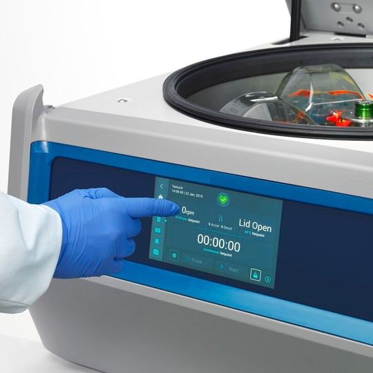 Die Thermo Scientific Universalzentrifugenserie Pro. Die Thermo Scientific Universalzentrifugenserie Pro.