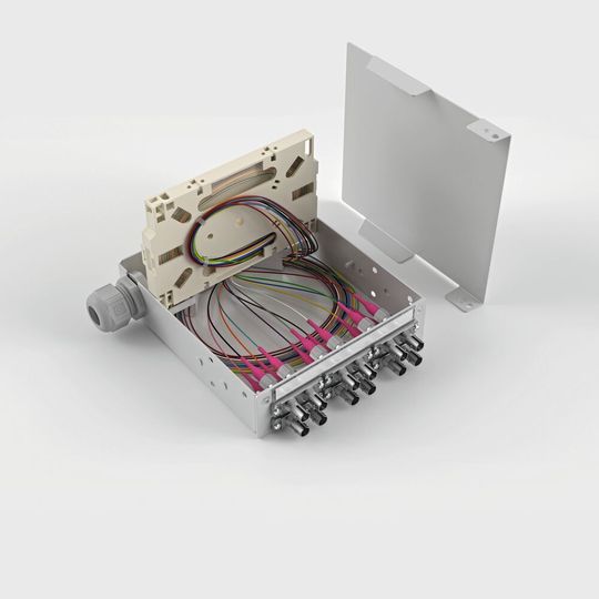 Die Spleißboxen Hitronic SBX gibt es in unterschiedlichen Ausführungen mit sechs oder zwölf ST-Duplex-, LC-Duplex-, SC-Duplex- oder SC-RJ-Kupplungen sowie in allen optischen Klassen. Die Spleißboxen Hitronic SBX gibt es in unterschiedlichen Ausführungen mit sechs oder zwölf ST-Duplex-, LC-Duplex-, SC-Duplex- oder SC-RJ-Kupplungen sowie in allen optischen Klassen.
