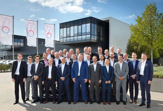 Jedes Jahr versammeln sich die internationalen Führungskräfte von Lauda zum gemeinsamen Austausch und der strategischen Planung für das nächste Jahr. 2019 fand der World Jour Fixe erneut am Stammsitz in Lauda-Königshofen statt. Jedes Jahr versammeln sich die internationalen Führungskräfte von Lauda zum gemeinsamen Austausch und der strategischen Planung für das nächste Jahr. 2019 fand der World Jour Fixe erneut am Stammsitz in Lauda-Königshofen statt.