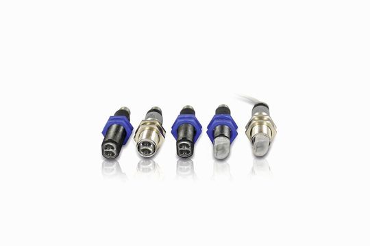 Die zylindrischen Sensoren der S5N-Serie kombinieren alle IO-Link Standard Sensoren- und Aktuatorenbindungen mit den Vorteilen der OPC-UA-Technologie und der Feldbus-Schnittstellen wie Ethernet, IP, Profinet und Modbus. Die zylindrischen Sensoren der S5N-Serie kombinieren alle IO-Link Standard Sensoren- und Aktuatorenbindungen mit den Vorteilen der OPC-UA-Technologie und der Feldbus-Schnittstellen wie Ethernet, IP, Profinet und Modbus.