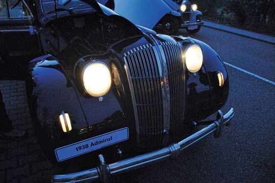 Jahrzehntelang waren Lampen mit Wolfram-Fäden Basis jedes Scheinwerfers. Bei Kleinwagen werden sie es noch einige Zeit sein, bei allen anderen aber durch LEDs ersetzt. Die gibt es von Osram nun erstmals in tauschbarer Version. Jahrzehntelang waren Lampen mit Wolfram-Fäden Basis jedes Scheinwerfers. Bei Kleinwagen werden sie es noch einige Zeit sein, bei allen anderen aber durch LEDs ersetzt. Die gibt es von Osram nun erstmals in tauschbarer Version.