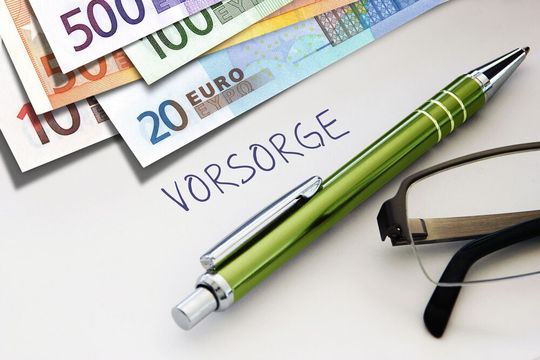 Die Altersvorsorge muss heute auf verschiedenen Standbeinen ruhen. Die Altersvorsorge muss heute auf verschiedenen Standbeinen ruhen.