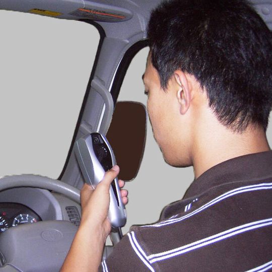 Toyota testet derzeit ein Alkoholmessgerät im Auto und trifft laut einer Studie damit die Wünsche der Bevölkerung. Toyota testet derzeit ein Alkoholmessgerät im Auto und trifft laut einer Studie damit die Wünsche der Bevölkerung.