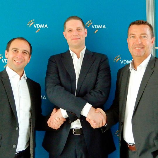 Die drei Vorstände der VDMA Fachabteilung für Fahrerlose Transporsysteme: Andreas Drost, Jan Drömer und Woflgang Hillinger (v. l.). Die drei Vorstände der VDMA Fachabteilung für Fahrerlose Transporsysteme: Andreas Drost, Jan Drömer und Woflgang Hillinger (v. l.).