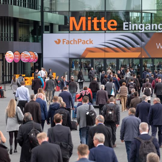 Vom 24. bis 26. September 2019 öffnete die Nürnberger Messe ihre Pforten für die Fachpack: Rund 44.000 Fachbesucher und 1.591 Aussteller trafen sich zum Branchentreffen. Vom 24. bis 26. September 2019 öffnete die Nürnberger Messe ihre Pforten für die Fachpack: Rund 44.000 Fachbesucher und 1.591 Aussteller trafen sich zum Branchentreffen.