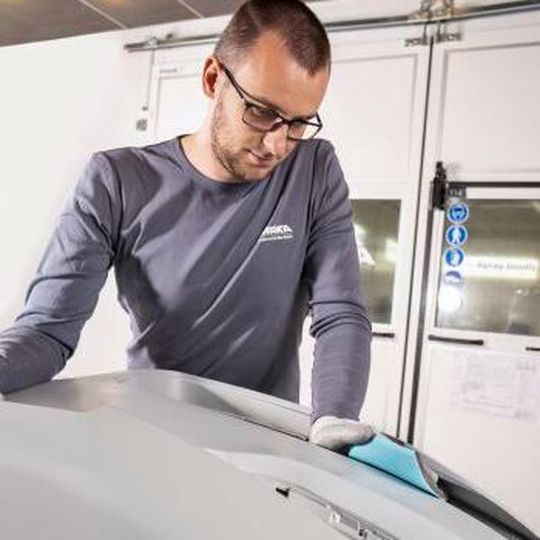 Novastar® Flex ist die Lösung für schwer zugängliche Bereiche und Konturen. Novastar® Flex ist die Lösung für schwer zugängliche Bereiche und Konturen.