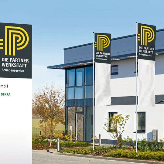 Die HUK-Coburg setzt beim Ausbau ihres Servicenetzes „Die Partnerwerkstatt“ künftig auf Kooperationen mit Pitstop und Markenwerkstätten. Die HUK-Coburg setzt beim Ausbau ihres Servicenetzes „Die Partnerwerkstatt“ künftig auf Kooperationen mit Pitstop und Markenwerkstätten.