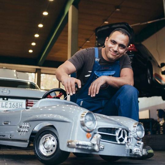 OF-Motorsport-Inhaber Ouijden Othman legt an den unterschiedlichsten Gefährten Hand an. OF-Motorsport-Inhaber Ouijden Othman legt an den unterschiedlichsten Gefährten Hand an.