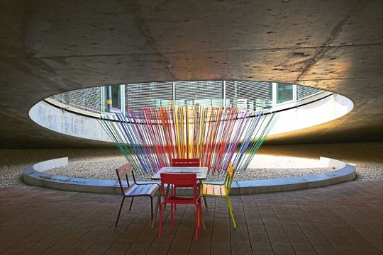 Le voyage du Club du SIAMS a permis aussi de visiter les coulisses du «Rolex Learning Center» de l'EPFL. Le voyage du Club du SIAMS a permis aussi de visiter les coulisses du «Rolex Learning Center» de l'EPFL.