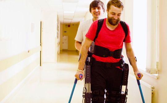 Der Markt für Exoskelette könnte sich bis 2025 verzehnfachen. Medtech-Hersteller sollten sich daher dringend mit den Möglichkeiten dieser Technologie auseinandersetzen. Der Markt für Exoskelette könnte sich bis 2025 verzehnfachen. Medtech-Hersteller sollten sich daher dringend mit den Möglichkeiten dieser Technologie auseinandersetzen.
