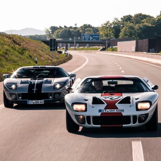 Mit schnellen Oldies vom Schlage eines Ford GT 40 oder Bugatti EB110 möchte der Classic & Prestige Salon beim Publikum punkten. Mit schnellen Oldies vom Schlage eines Ford GT 40 oder Bugatti EB110 möchte der Classic & Prestige Salon beim Publikum punkten.