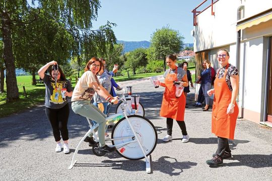 Atelier Pédalez et Mixez - Préparez un bon smoothie sans consommer d'électricité. Atelier Pédalez et Mixez - Préparez un bon smoothie sans consommer d'électricité.